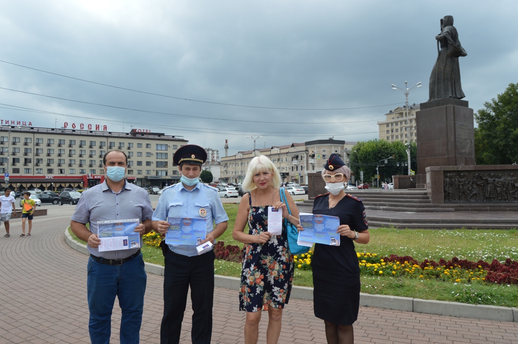 Полицейские г.Нальчика и общественник провели акцию  «Осторожно, мошенники!»