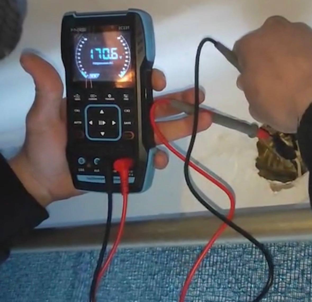 Бригада из Кабардино-Балкарии вернула свет и тепло в дом пенсионеров в Скадовске