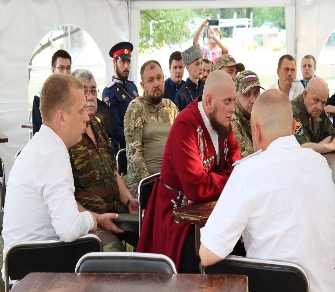 Казачий атаман встретился с молодежью