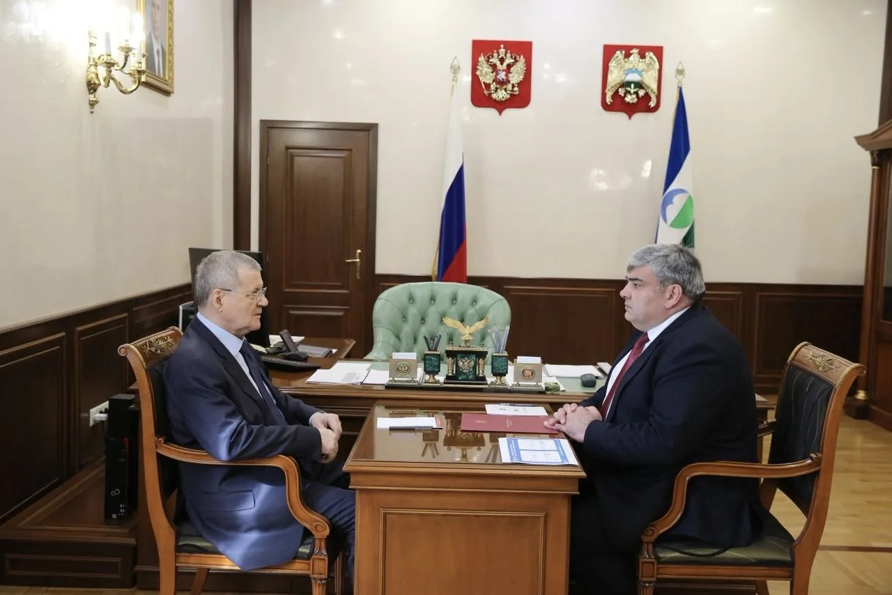Казбек Коков встретился в Нальчике с полпредом Юрием Чайкой