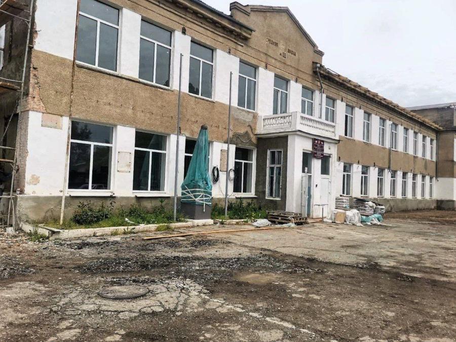 В Прохладном продолжается капитальный ремонт школы 
