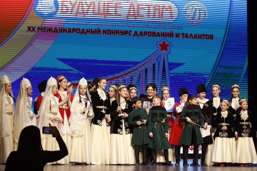 Ансамбль танца «Амра» на «Вершине успеха» 