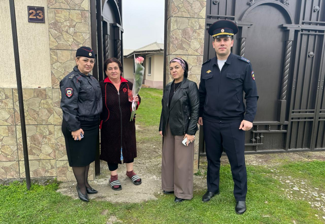 Полицейские Кабардино-Балкарии посетили семьи погибших товарищей