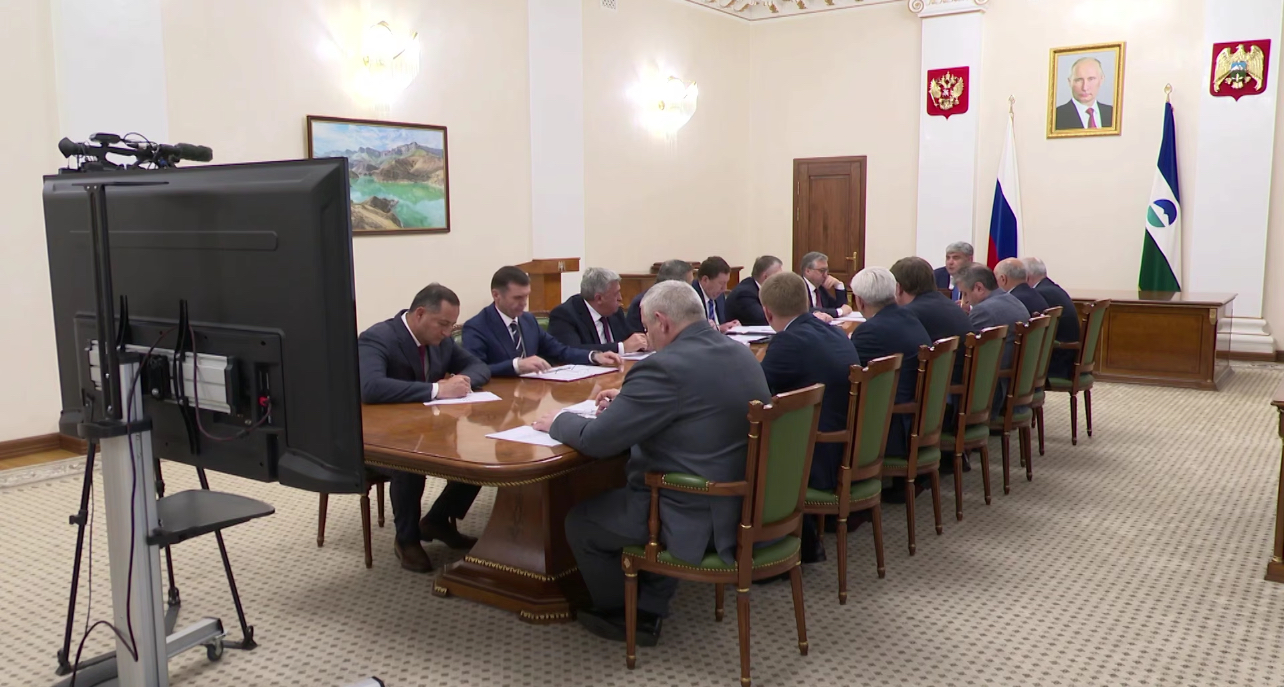 Казбек Коков провел муниципальный час  