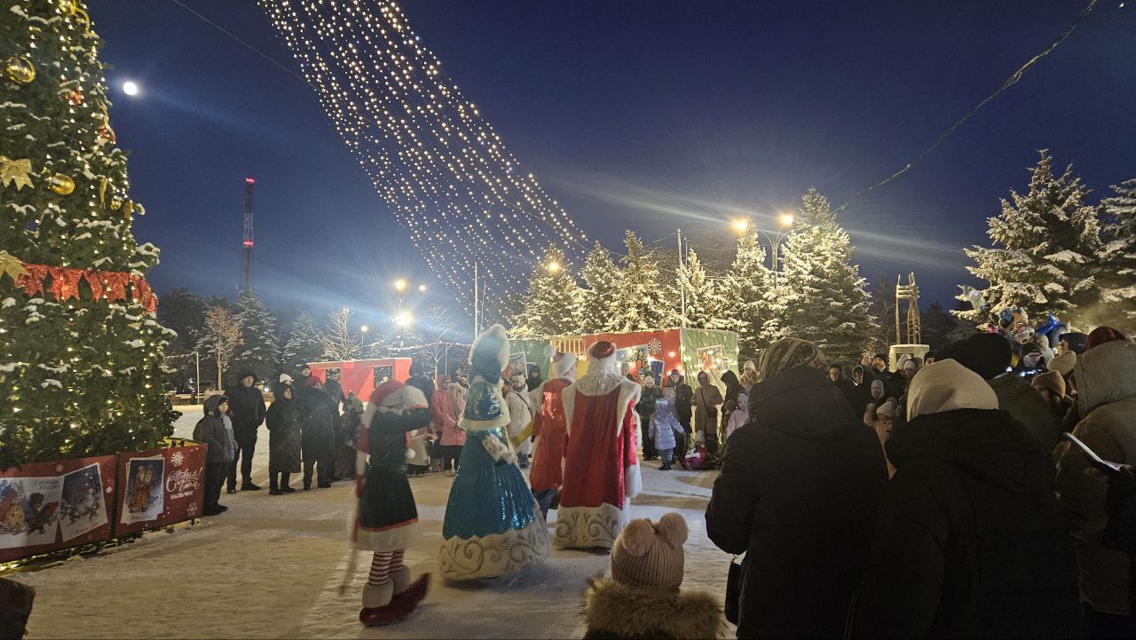 Новогодние чудеса на площади Абхазии