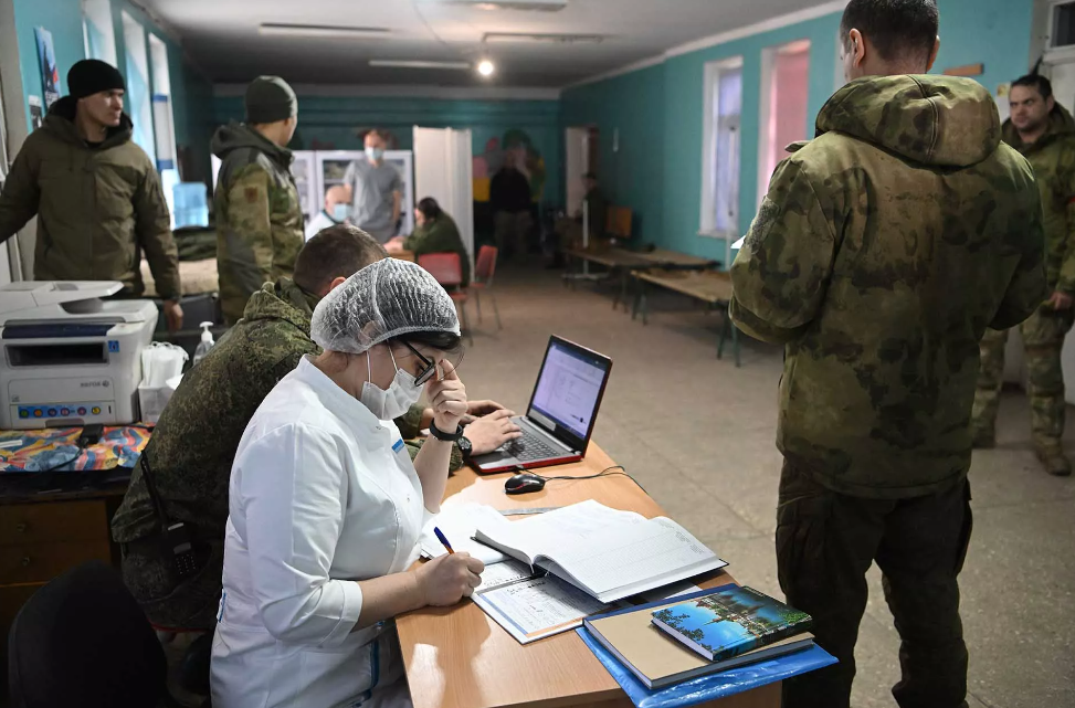 Минтруд проверит готовность медучреждений к реабилитации участников СВО