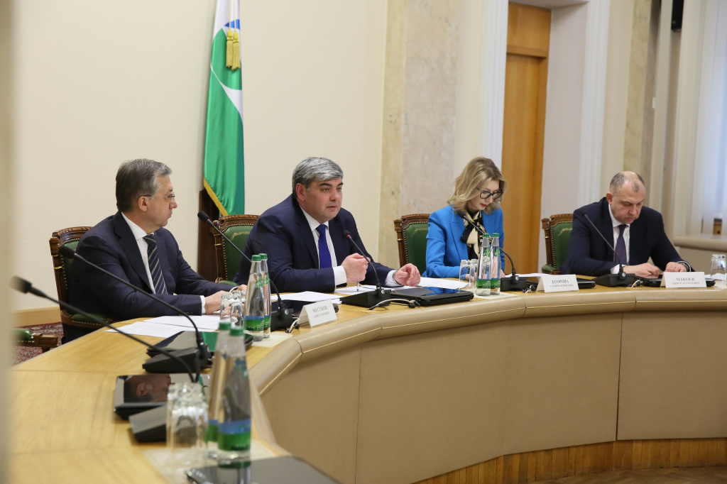 Глава КБР Казбек Коков провел совместное заседание Антитеррористической комиссии и Оперативного штаба в КБР