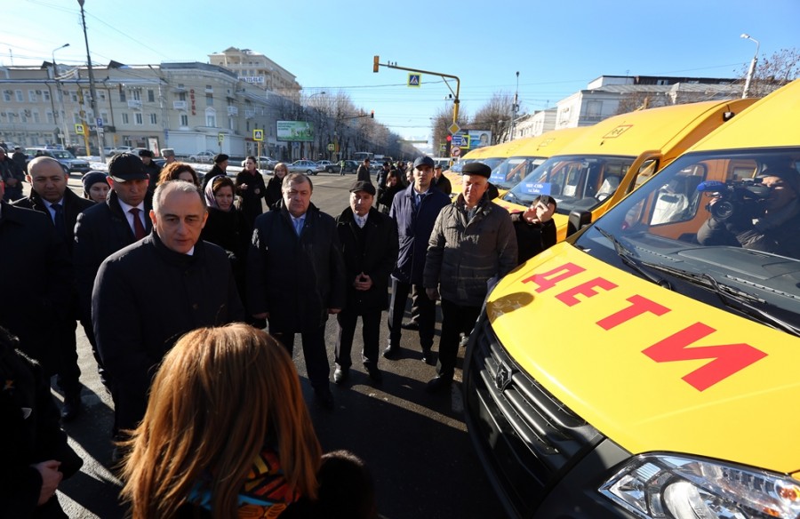 Двадцать три новых школьных автобуса переданы в муниципальные образования Кабардино-Балкарии