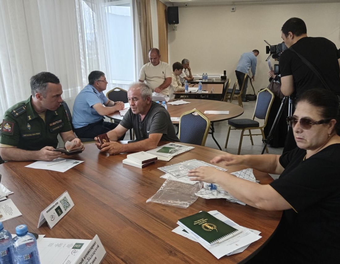 Более двухсот граждан получили квалифицированные консультации