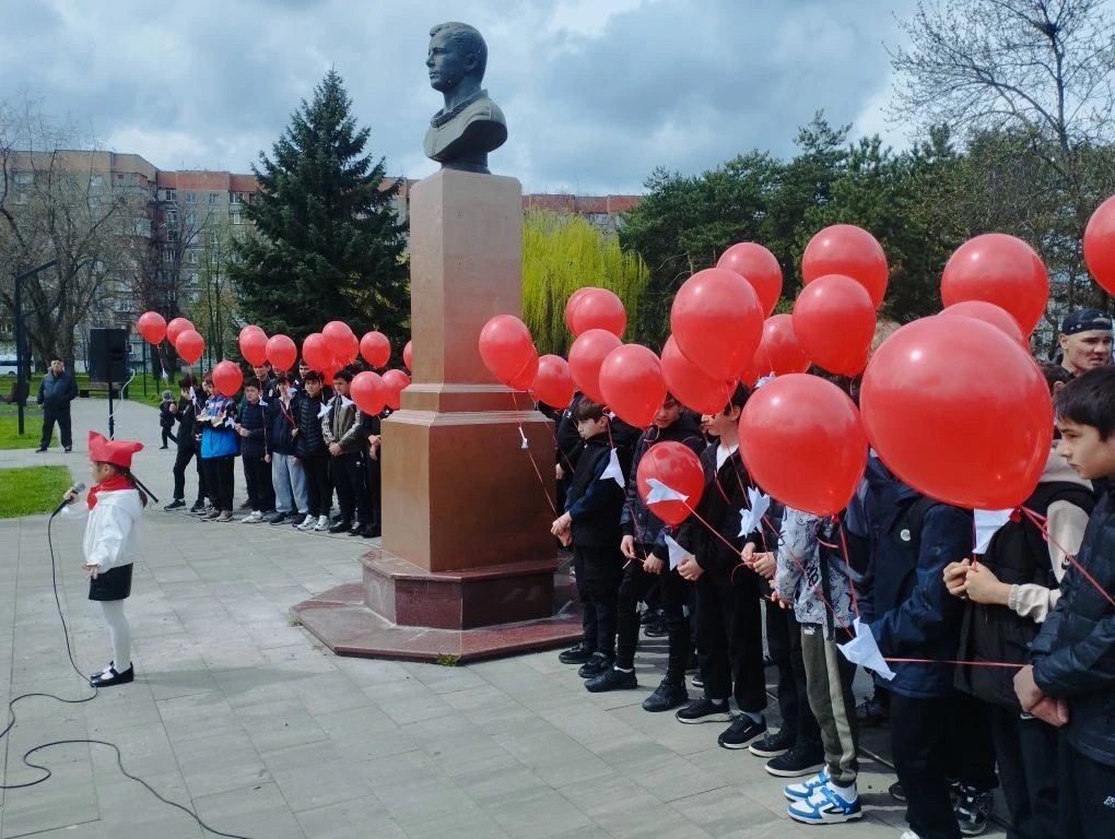 Коммунисты республики отдали дань памяти Юрию Гагарину