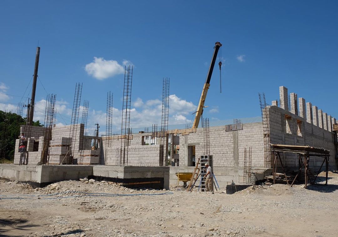 В Шалушке строят универсальный спорткомплекс