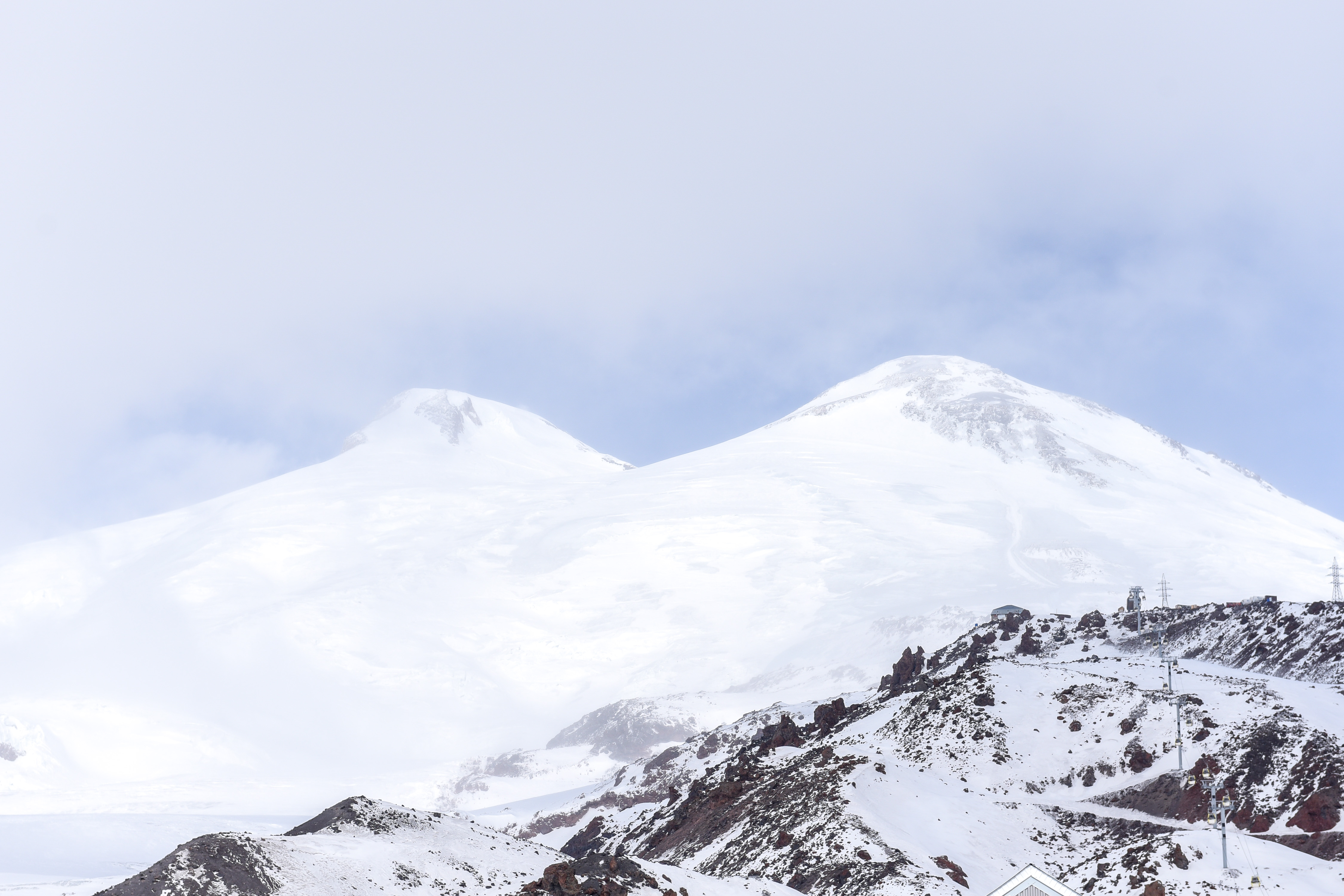 КСК и Ассоциация горных гидов России регламентируют фрирайд и альпинизм на Эльбрусе