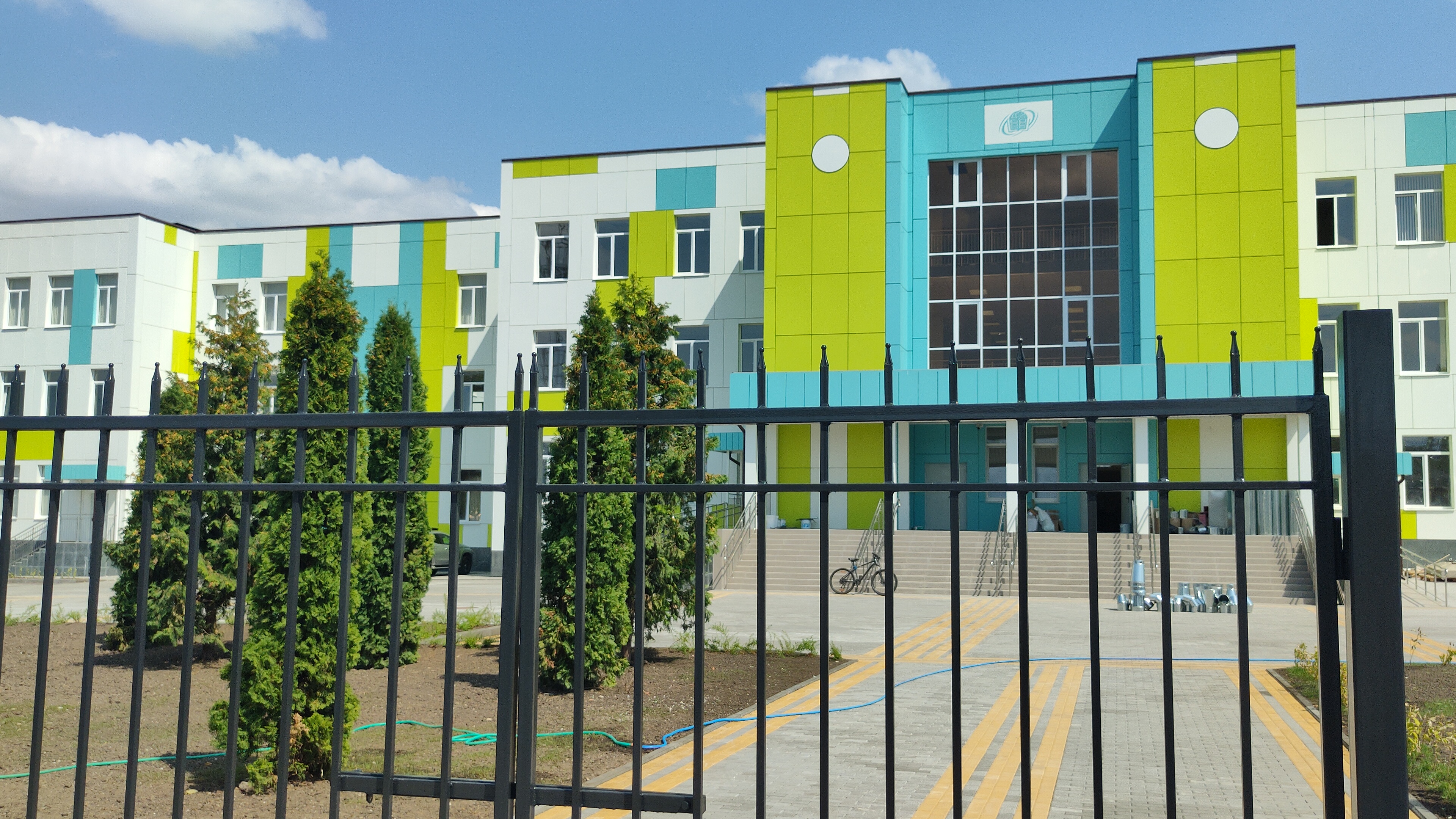 В Вольном Ауле открылась новая школа  ﻿  