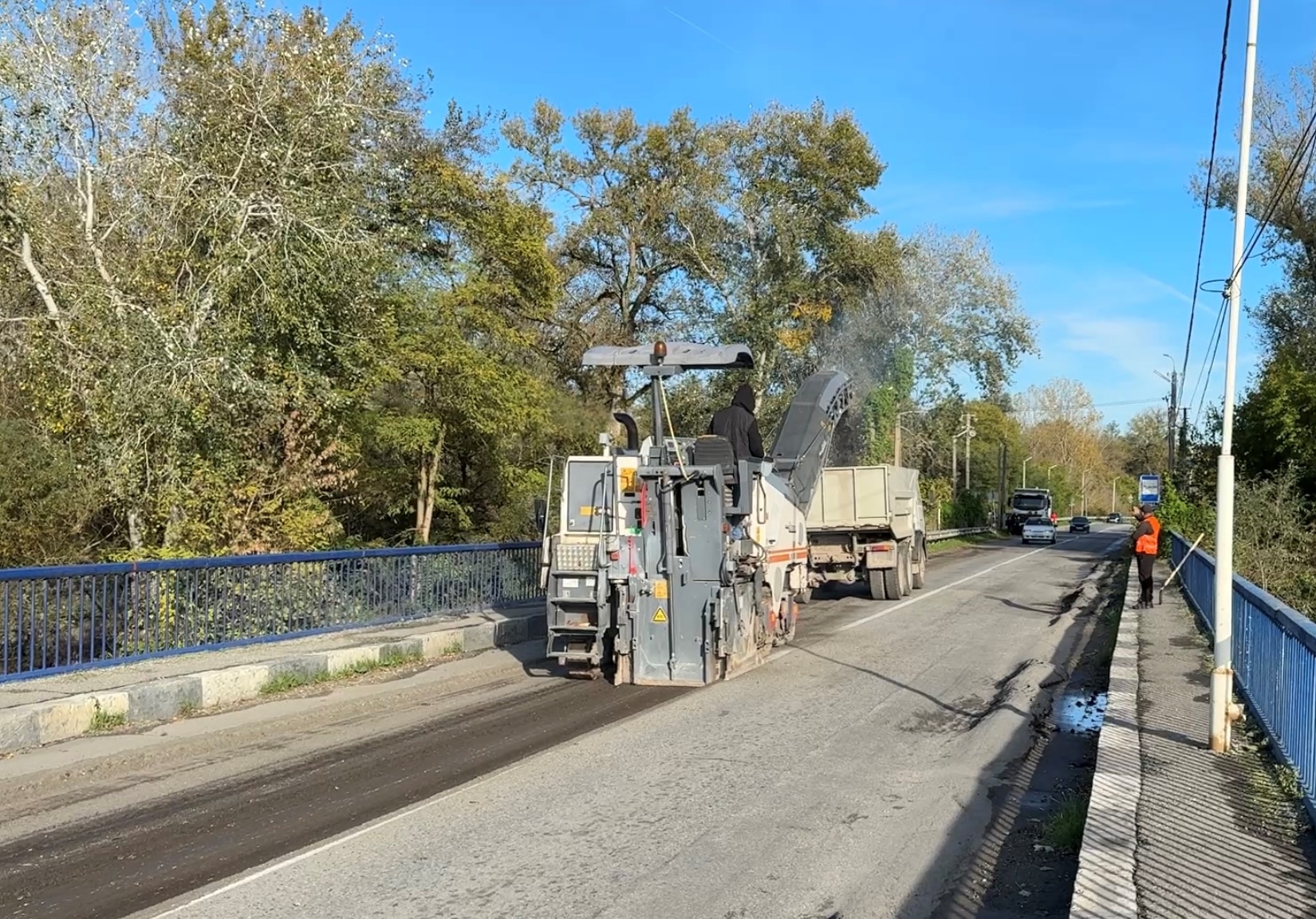 Идет ремонт моста между Майским и Терским районами