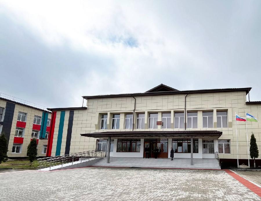 Казбек Коков осмотрел отремонтированную школу Аушигера