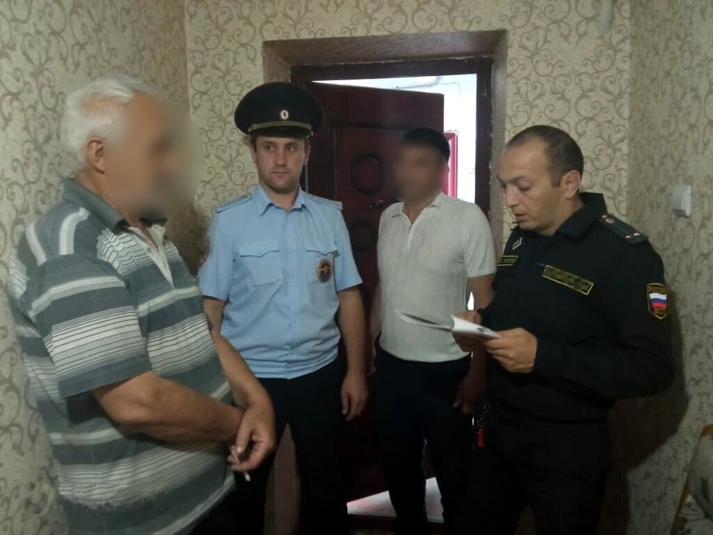 Свыше полумиллиона рублей выплатил прохладнянин дочери после применения ограничительных мер