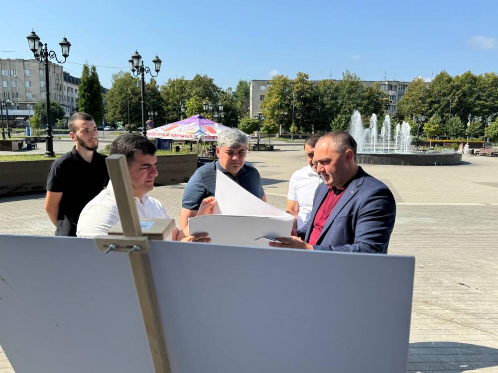 Казбек Коков проинспектировал ремонт Дома молодежи