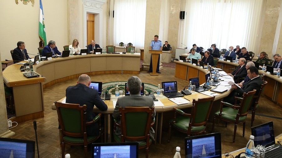 Казбек Коков провел совместное заседание постоянно действующего Координационного совещания по обеспечению правопорядка и Совета по экономической и общественной безопасности КБР