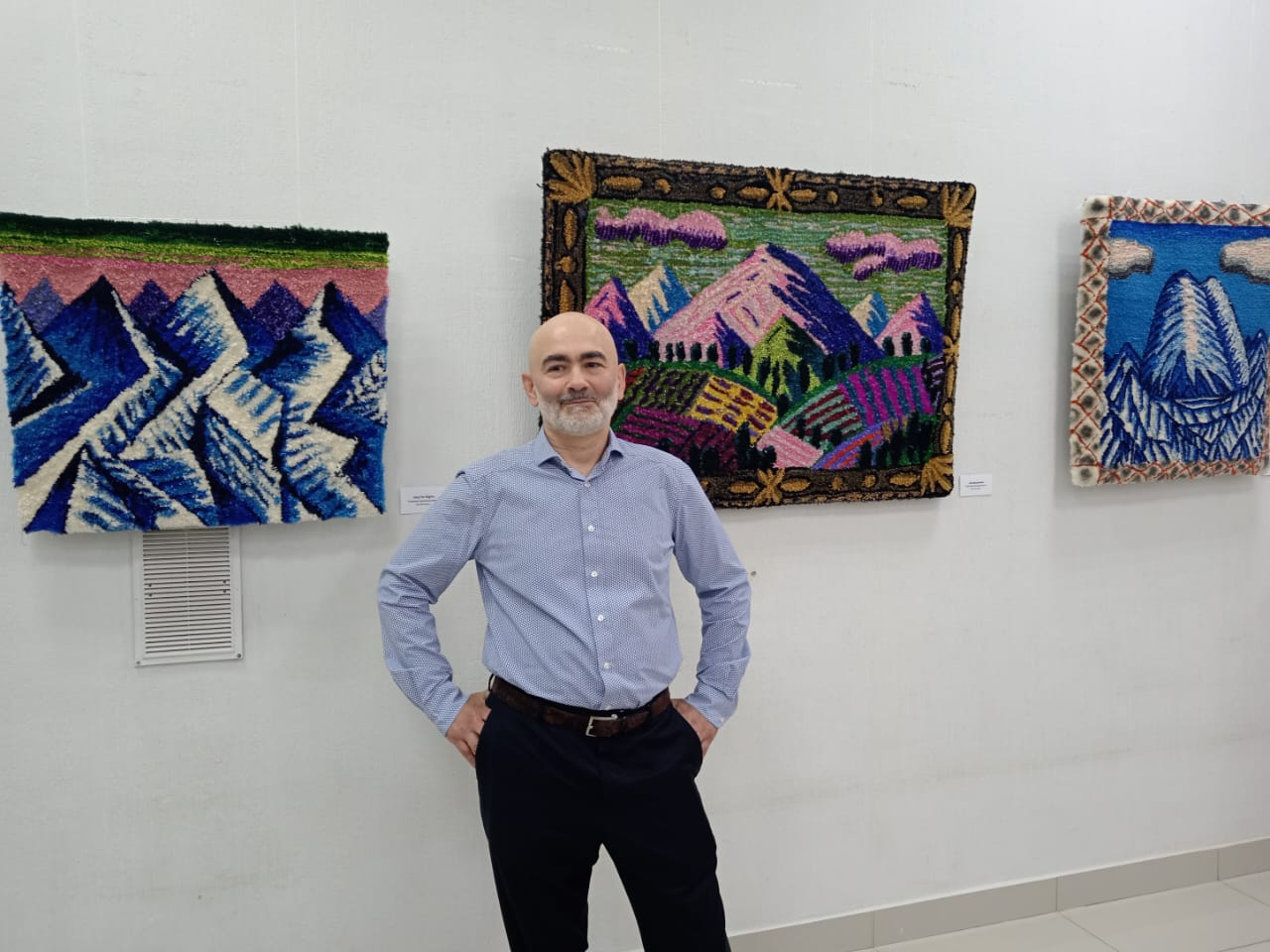 В Нальчике открылась выставка Мурата Хажуева