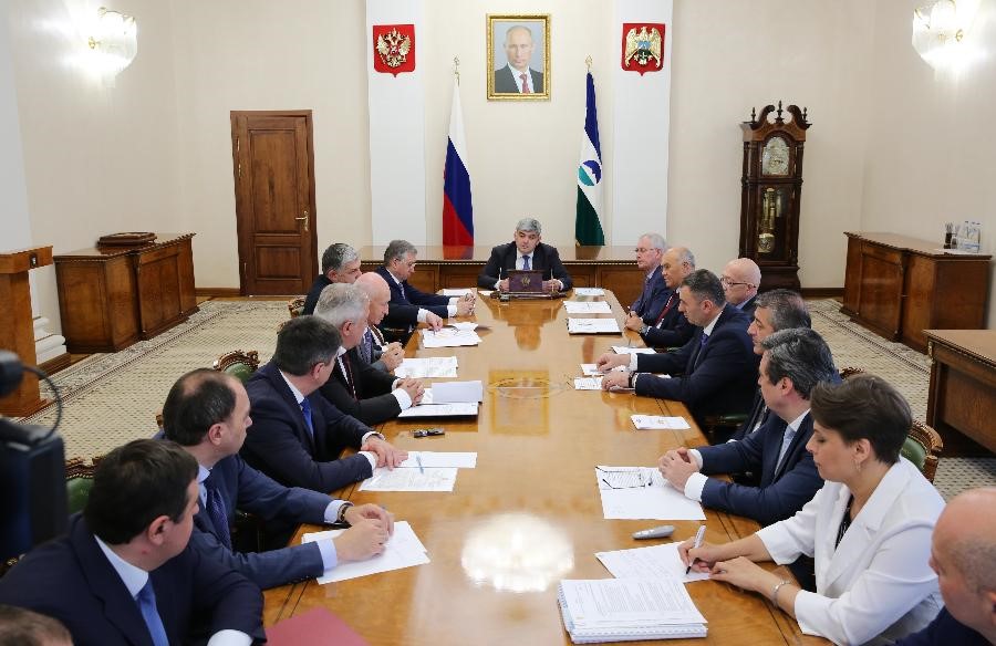 Казбек Коков провел совещание по повышению кадрового потенциала республики