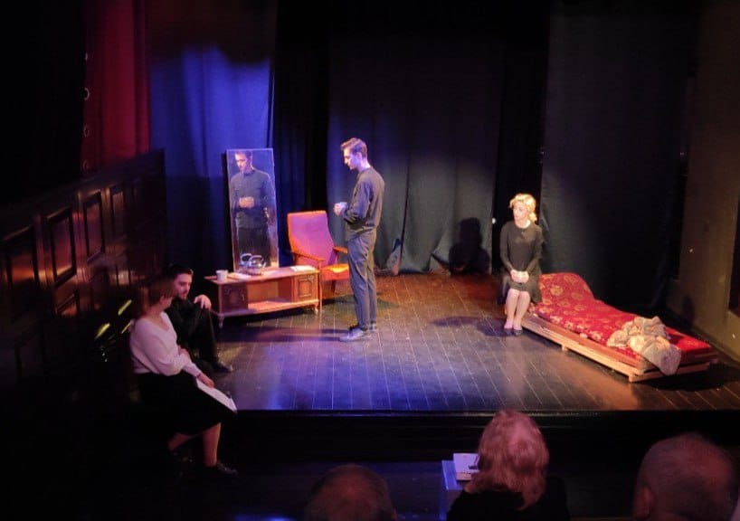 В институте искусств прошла акция «Сцена Победы»