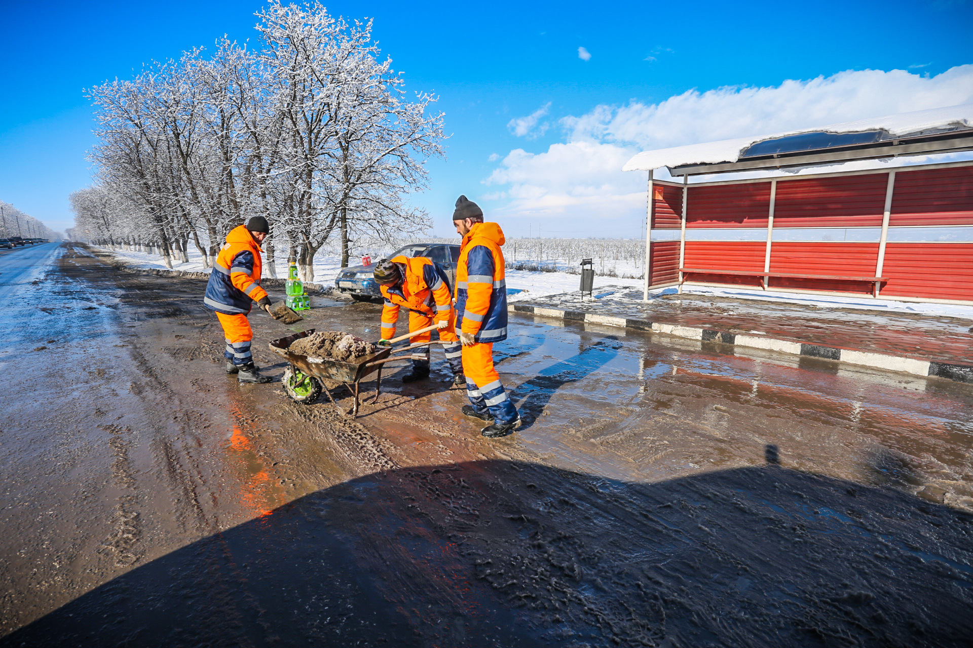 Федеральные трассы Северного Кавказа готовят к выходу из зимнего периода