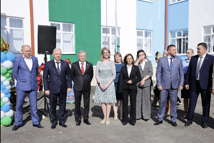 Юных прохладян встретила новая школа