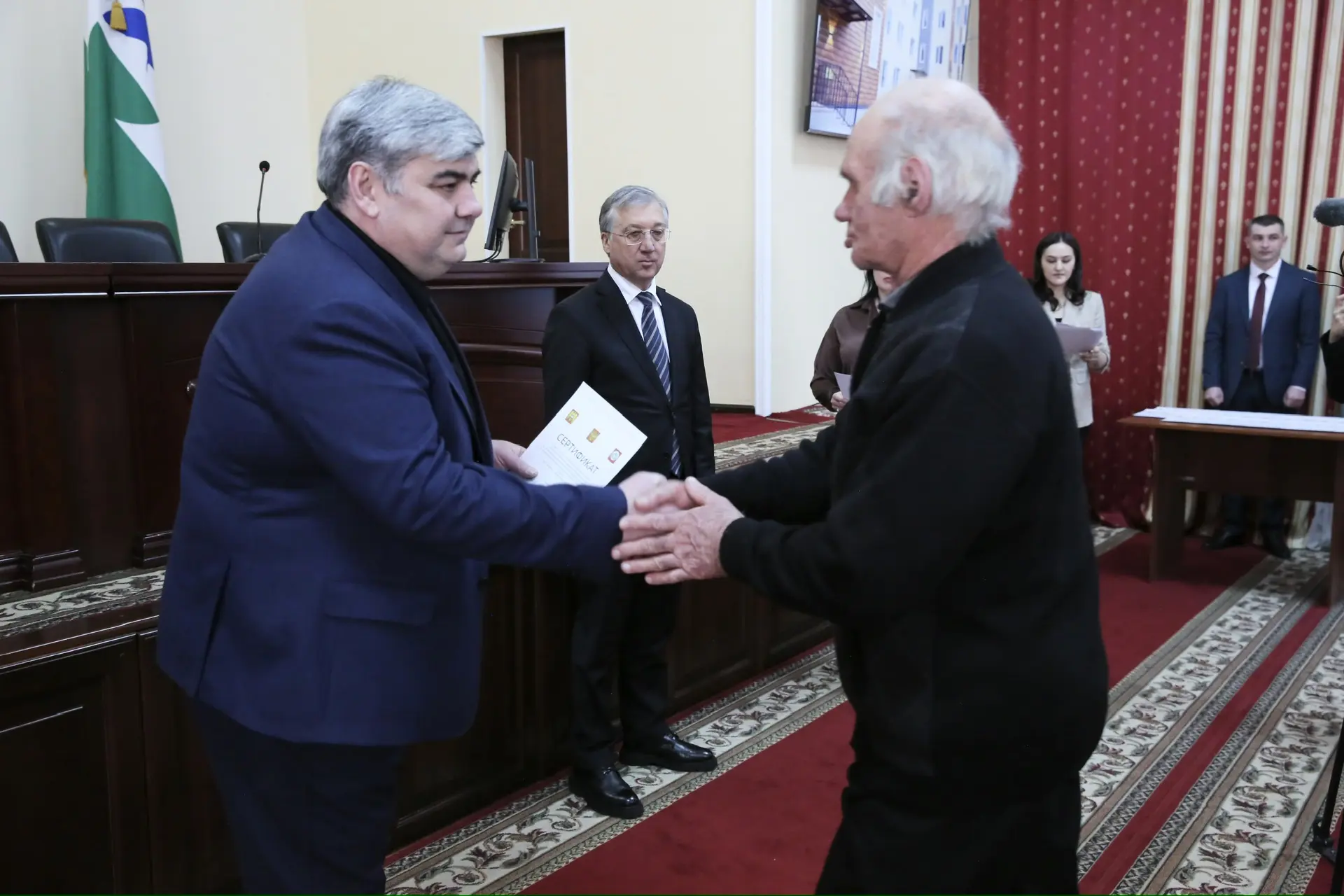 Казбек Коков поздравил новоселов