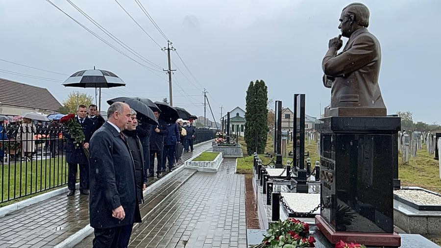 В селении Дыгулыбгей почтили память первого Президента Кабардино-Балкарии