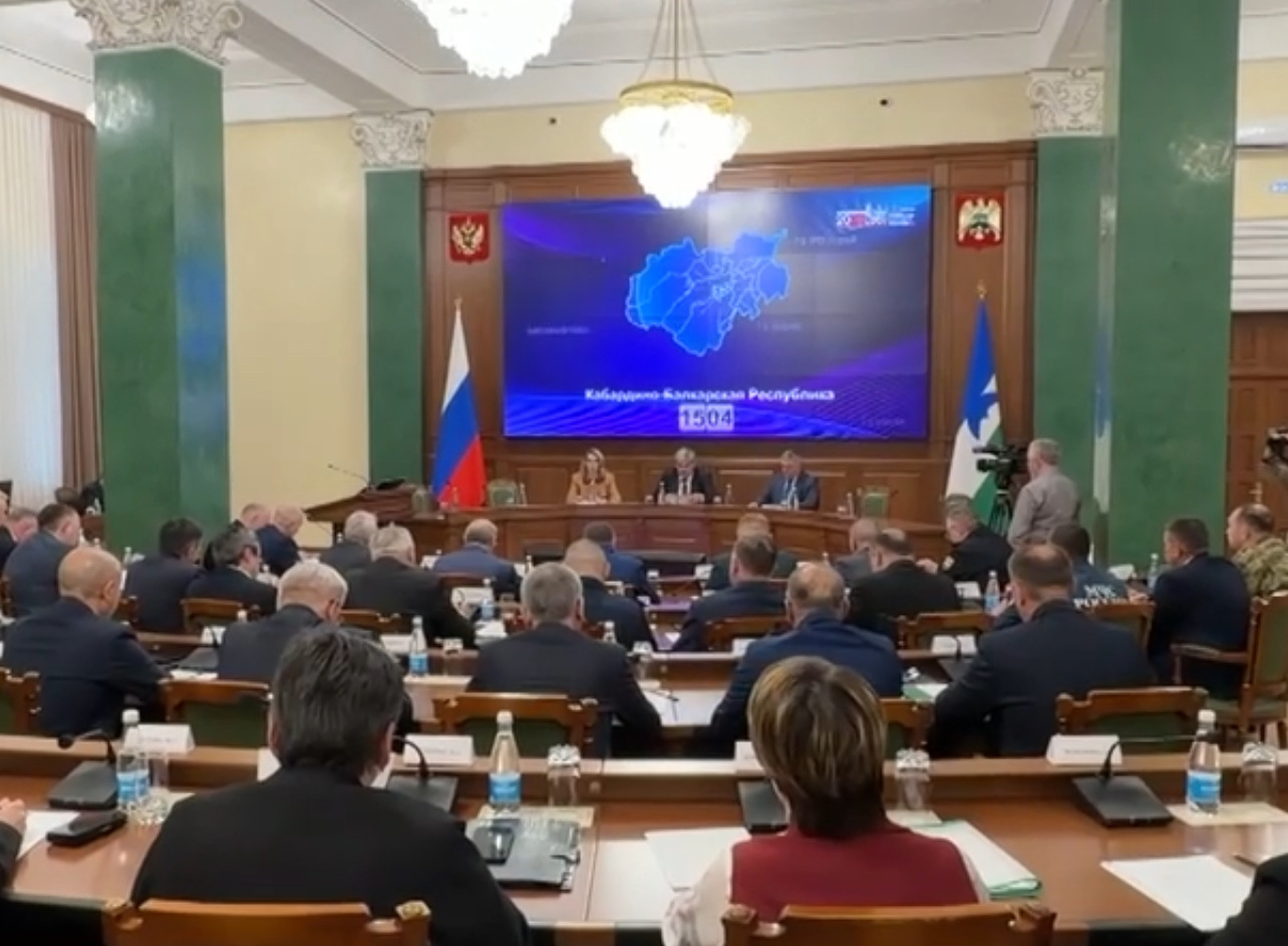 В праздничные дни крупные массовые шествия не планируются