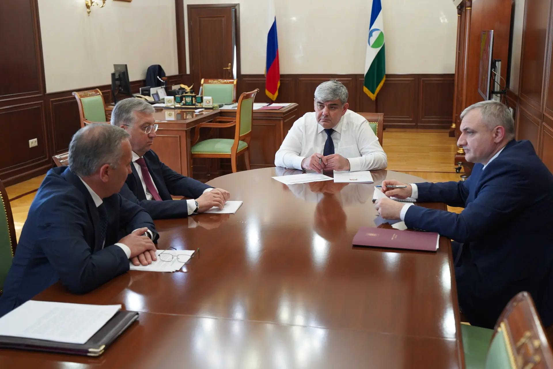 Казбек Коков провел совещание по вопросам развития ЖКХ