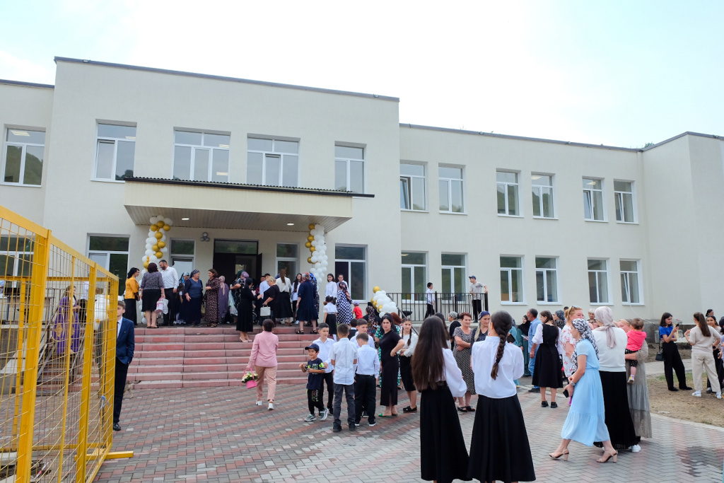 В Нижнем Чегеме после капитального ремонта заработала школа