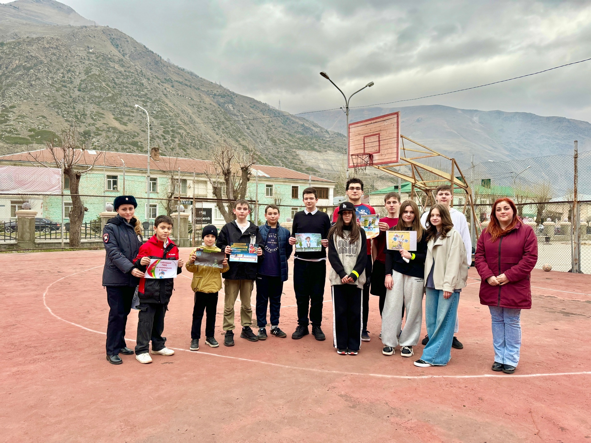 Стадионы и детские площадки Кабардино-Балкарии стали пунктами разъяснений правил для юных пешеходов