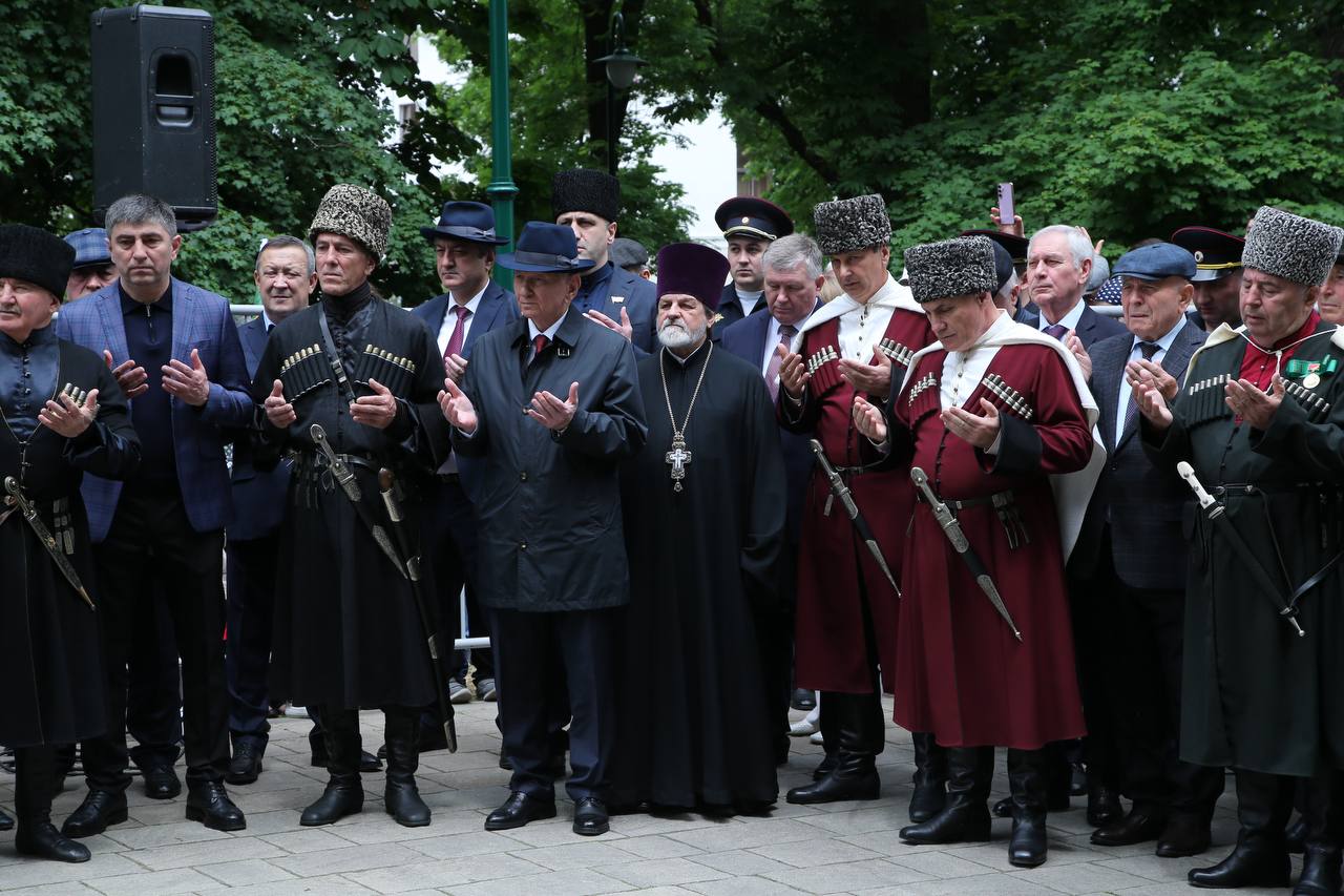 Глава КБР Казбек Коков принял участие в мероприятии, посвященном 161-й годовщине окончания Кавказской войны
