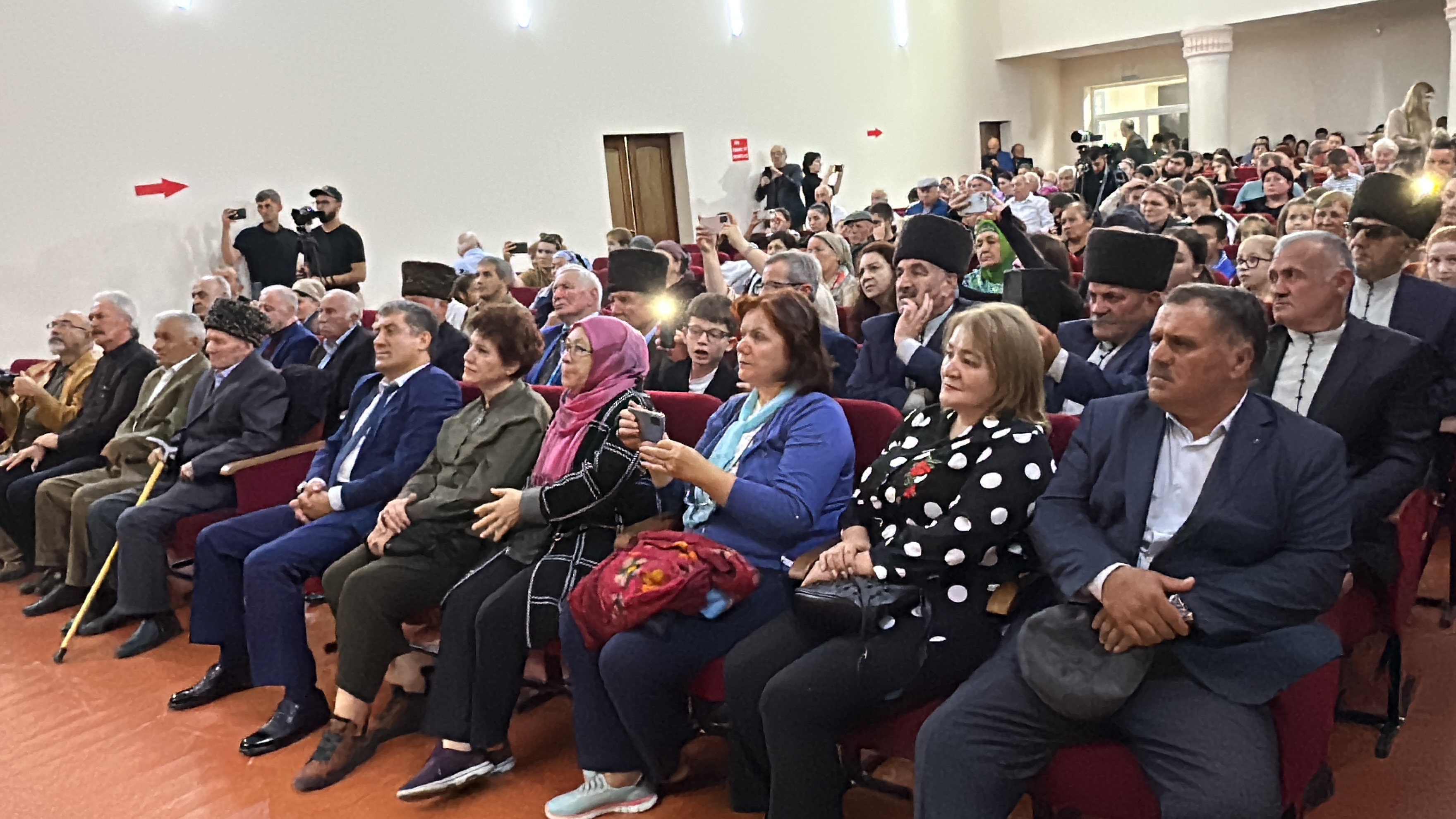 В Кишпеке прошел праздничный концерт