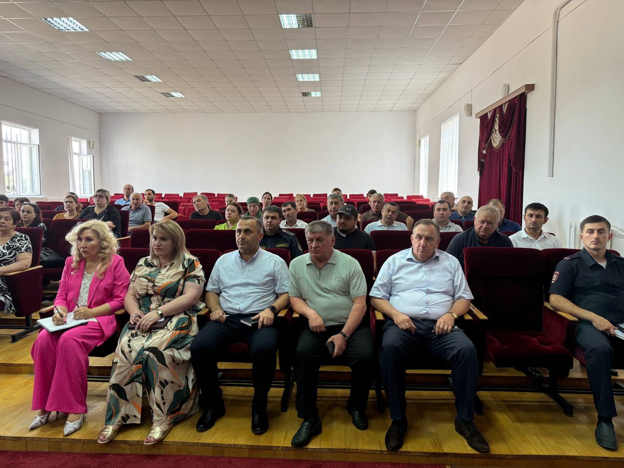 В Лескенском районе провели оперативное совещание