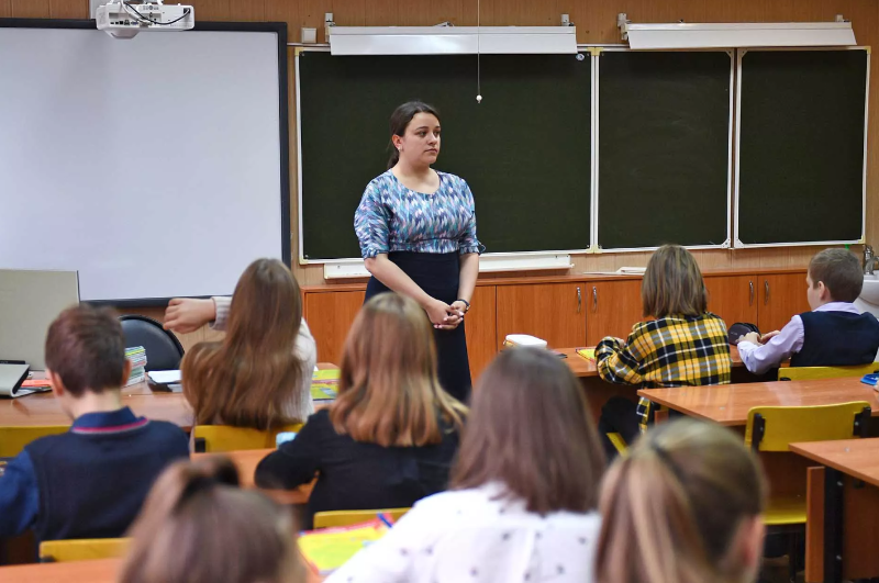 Минпросвещения объявило о старте конкурса «Первый учитель»