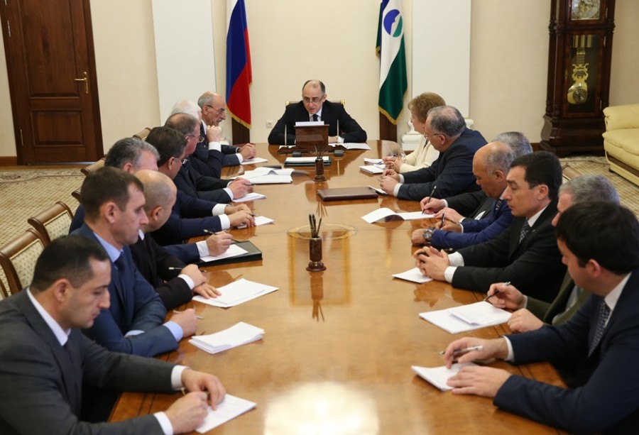 Глава КБР провел совещание с руководителями муниципалитетов