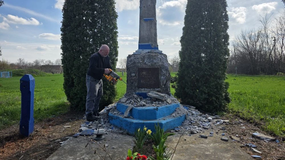 В Баксанском районе обновляют мемориалы воинской славы