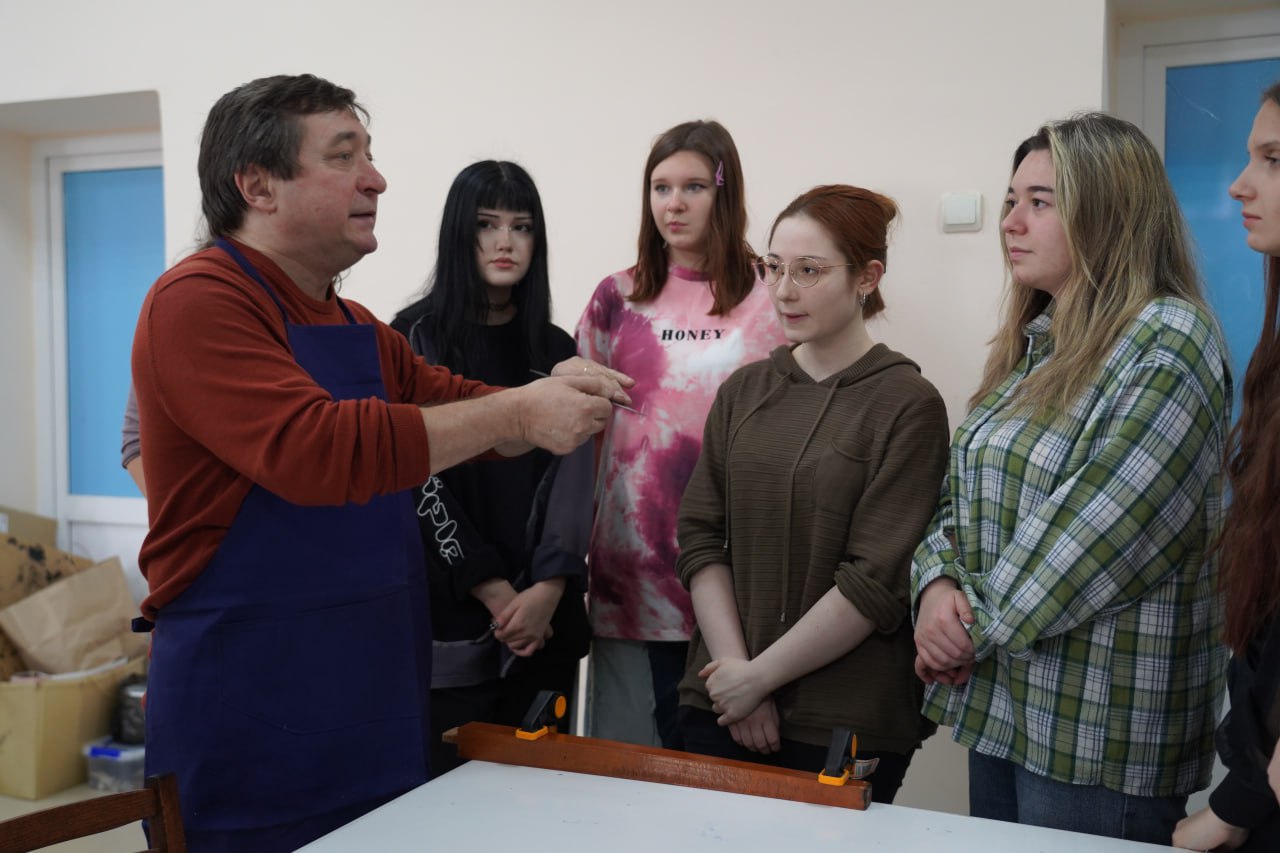 Профессионалы из Москвы и Петербурга проводят в КБГУ мастер-классы для будущих реставраторов