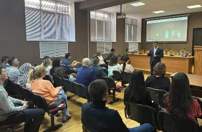 Молодых ученых консультируют о написании диссертаций