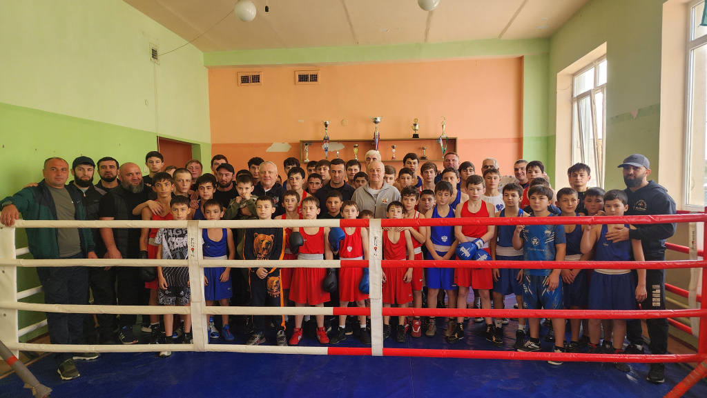 1001871818.jpg 1001871818.jpg