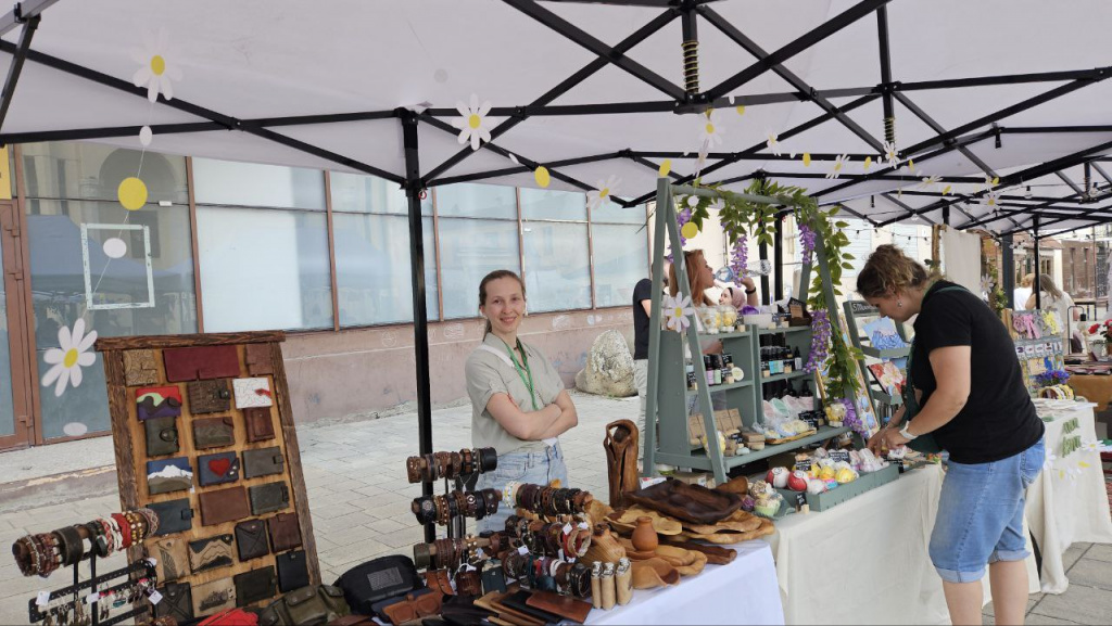 photo_5427264849144050617_y.jpeg photo_5427264849144050617_y.jpeg