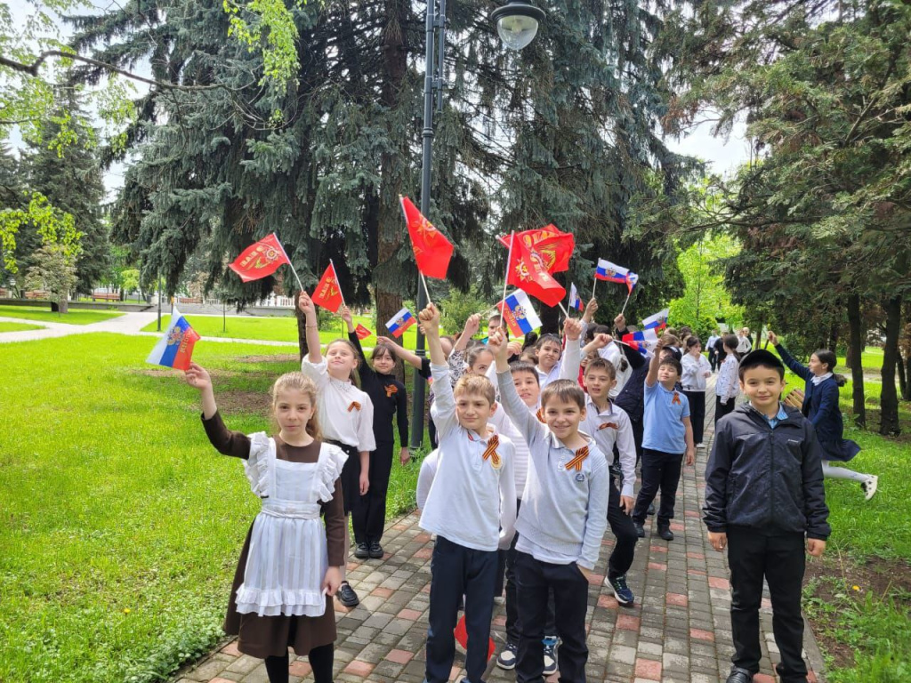 Учащиеся пятнадцатой школы Нальчика готовятся к годовщине Великой Победы |  05.05.2023 | Новости Нальчика - БезФормата