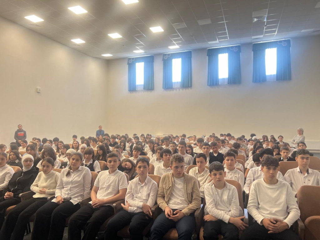 Более 7700 старшеклассников г.Нальчика приняли участие в антинаркотической акции «За здоровье и безопасность наших детей».jpeg