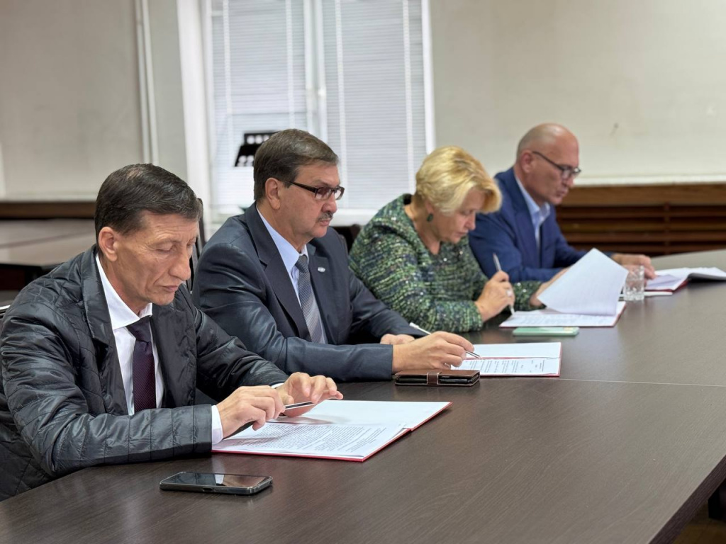 -5381990937451952404_121.jpg -5381990937451952404_121.jpg