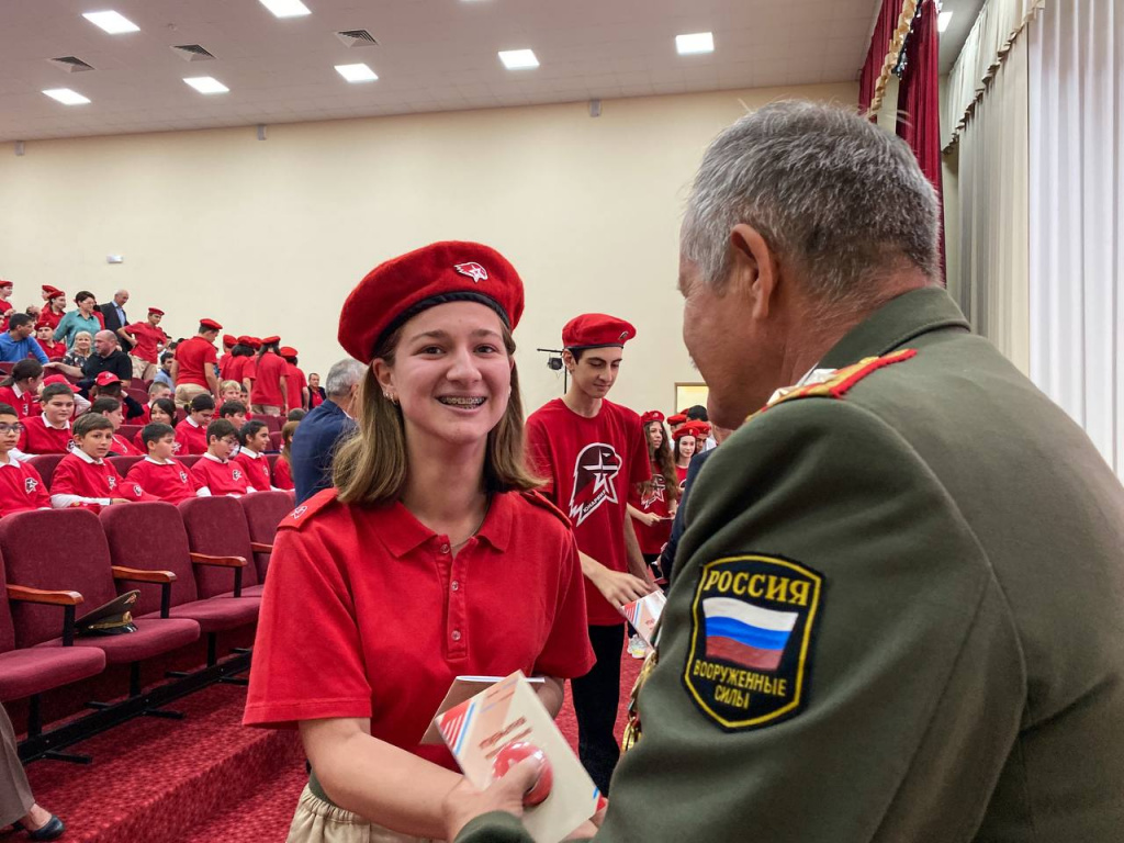 photo_5262764517920719011_y (1).jpg