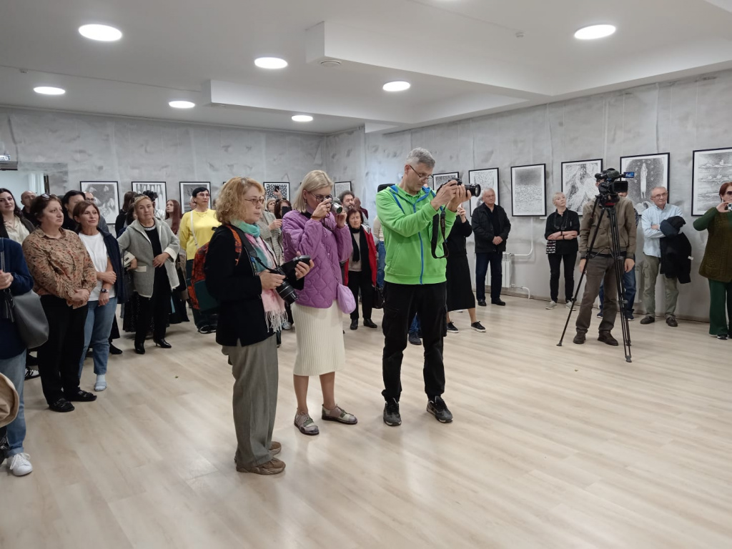 69efc5d9-4302-453b-817a-ba42234f5e84.jpg 69efc5d9-4302-453b-817a-ba42234f5e84.jpg