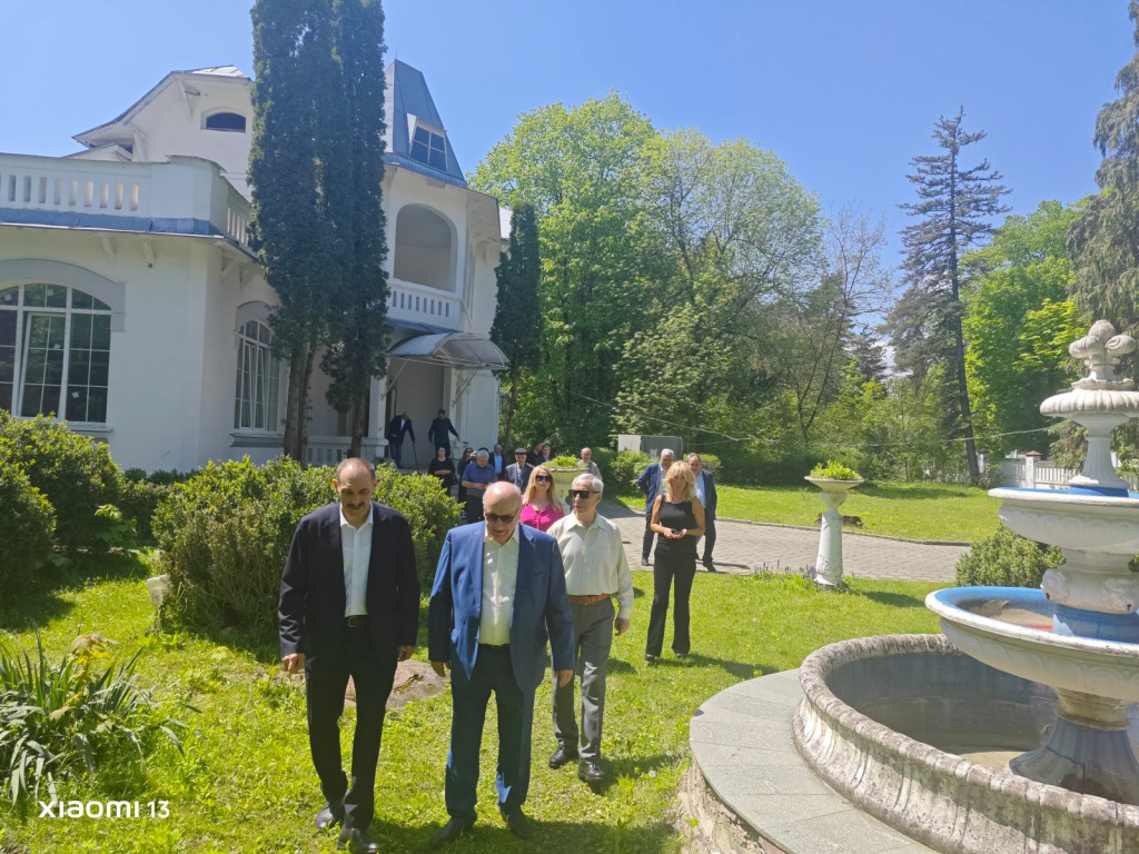 c4c5771e-3d5d-4da5-81d9-3b3025e02e3b.jpeg c4c5771e-3d5d-4da5-81d9-3b3025e02e3b.jpeg