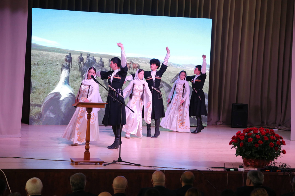 photo_2025-10-18_18-19-54.jpeg photo_2025-10-18_18-19-54.jpeg